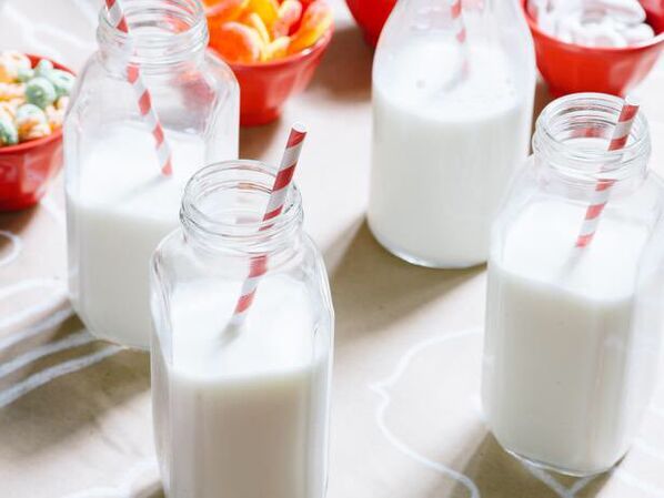 Véier Glieser Kefir am Dag - eng sanft Method fir Gewiicht op enger Kefir Diät ze verléieren