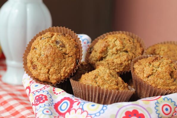 Hafermuffins mat Mandelen - e parfüméierten Dessert fir déi, déi Gewiicht verléieren op enger mediterraner Ernährung