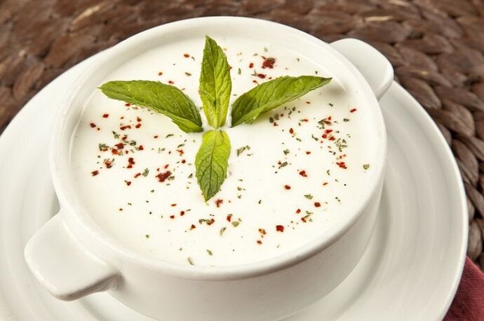 schlanker Joghurtsuppe